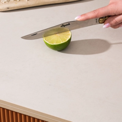 Résistance aux rayures et aux chocs