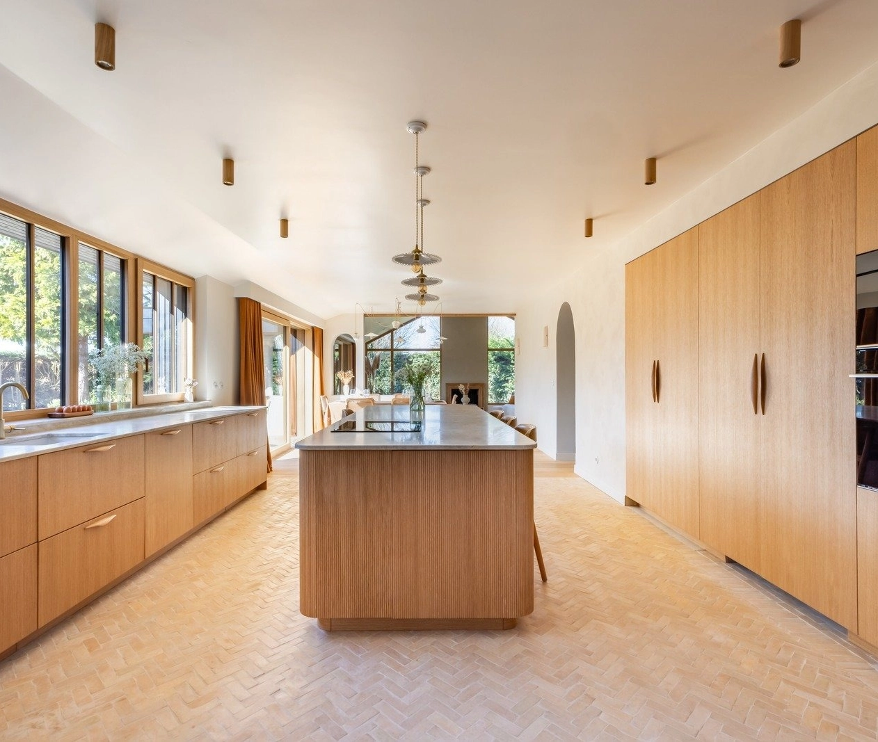 Doppelseitig gebogen und gefaltet – Farbe: Eiche Natur