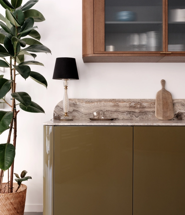 Hochglanzlackierte Tür B60H80 Goldbraun