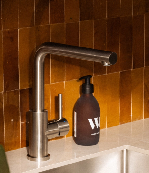 Module n°4 Chant Brut avec double chant poli et évier sous plan en inox - Essentiel céramique - couleur Botticino - L60P64cm