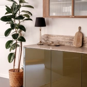 Hochglanzlackierte Tür B60H80 Goldbraun